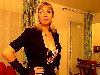 Shake the Snake - Patronne Milf se fait D foncer le Cul